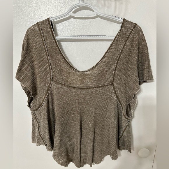 Free People light weight top - Picture 3 of 4